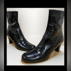 Taryn Rose Patent Leather black boots Sz 8